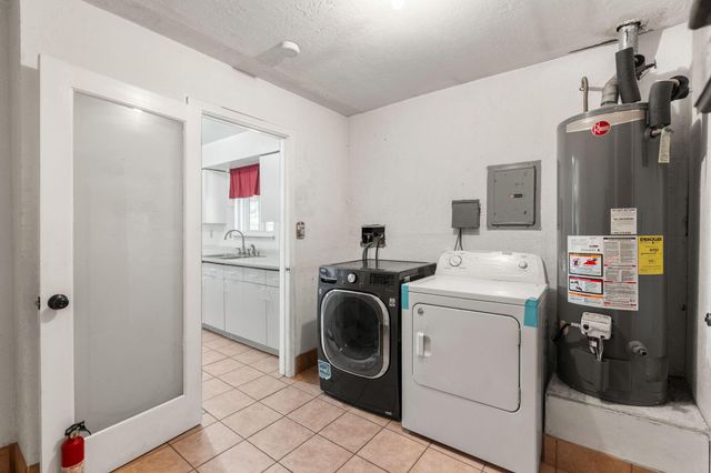 725 La Charles Drive NE, Albuquerque, NM 87123