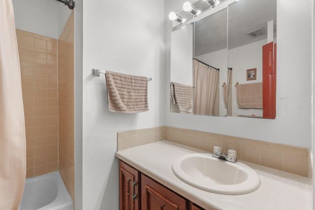 725 La Charles Drive NE, Albuquerque, NM 87123