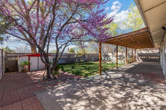 725 La Charles Drive NE, Albuquerque, NM 87123