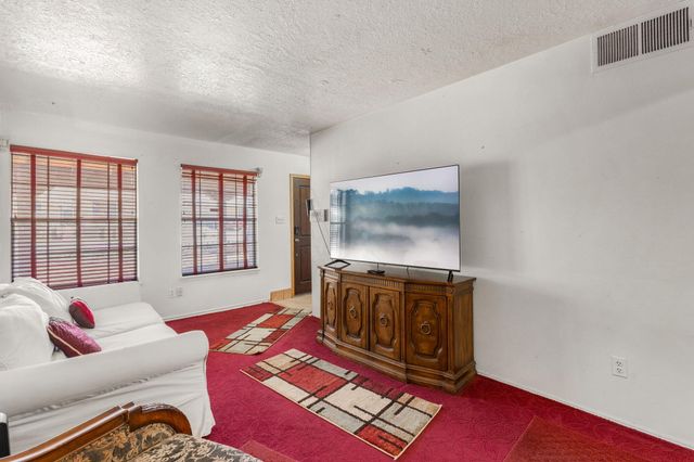 725 La Charles Drive NE, Albuquerque, NM 87123