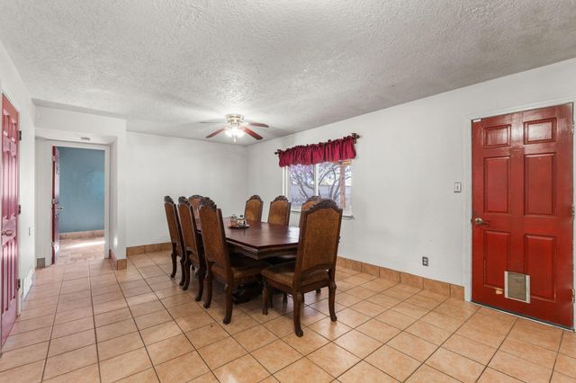 725 La Charles Drive NE, Albuquerque, NM 87123