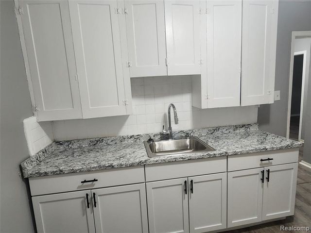 14369 Cruse Street, Detroit, MI 48227