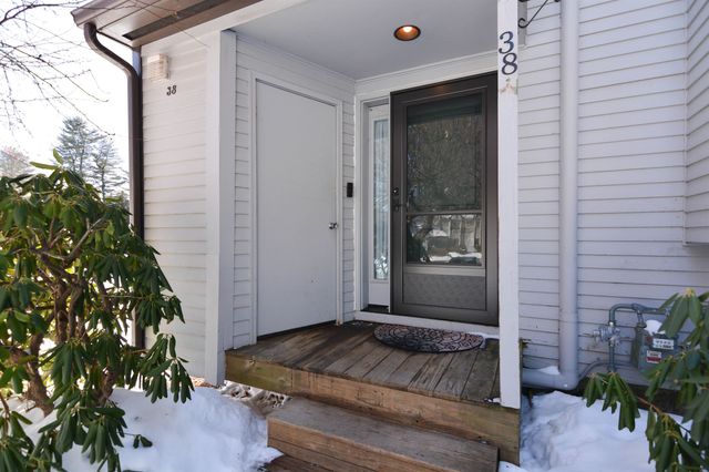 38 Pondview Drive, Merrimack, NH 03054