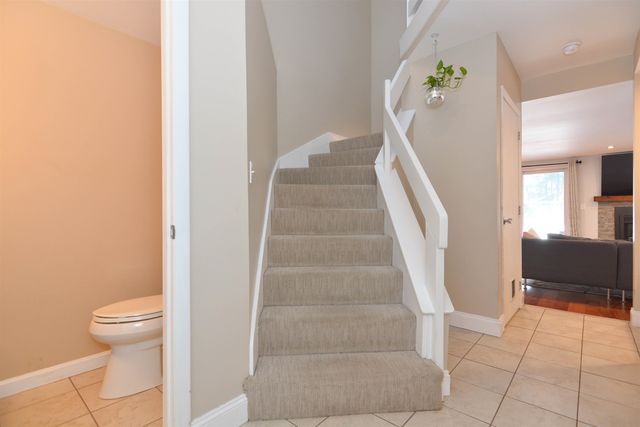 38 Pondview Drive, Merrimack, NH 03054