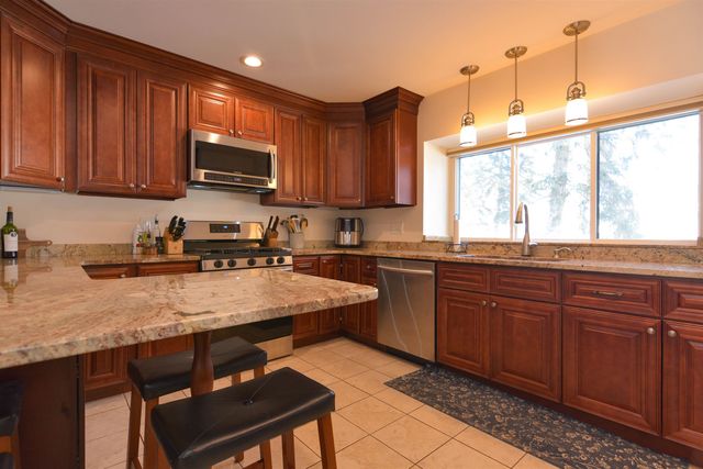 38 Pondview Drive, Merrimack, NH 03054