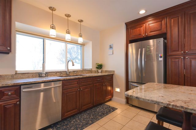 38 Pondview Drive, Merrimack, NH 03054