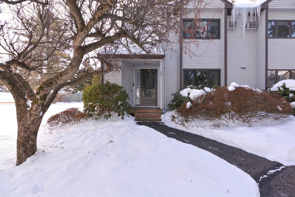 38 Pondview Drive, Merrimack, NH 03054