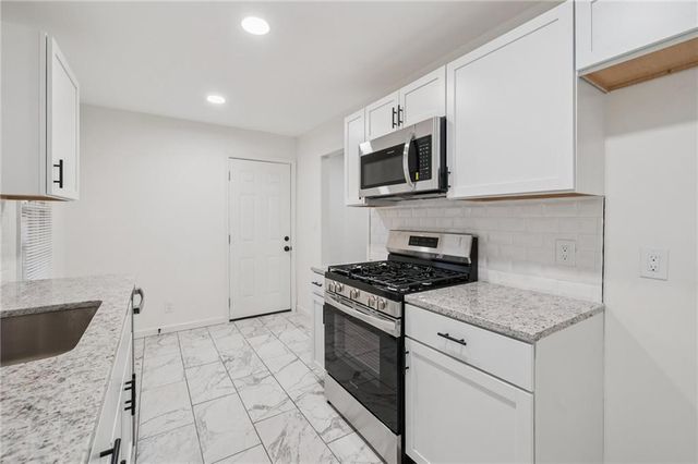 5101 NE 39th Street, Kansas City, MO 64117