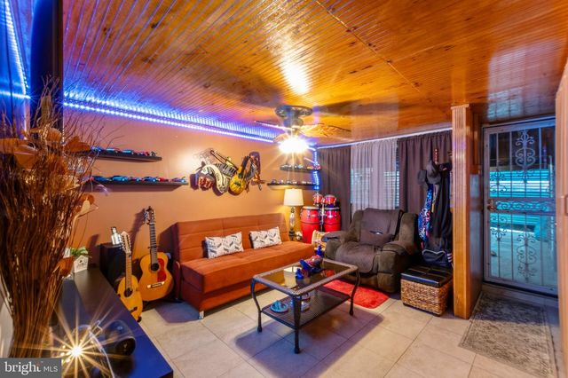 701 MARWOOD RD E, Philadelphia, PA 19120