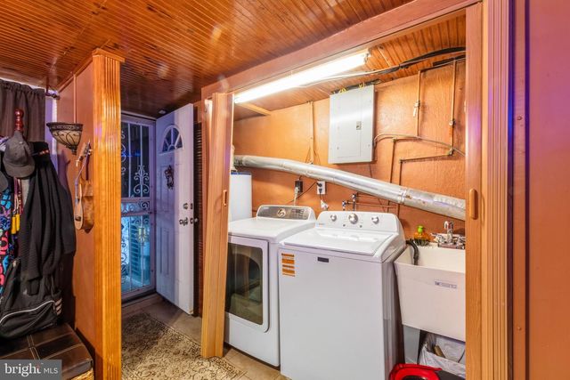 701 MARWOOD RD E, Philadelphia, PA 19120