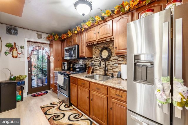 701 MARWOOD RD E, Philadelphia, PA 19120