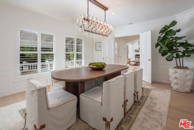 1134 San Ysidro Drive, Beverly Hills, CA 90210