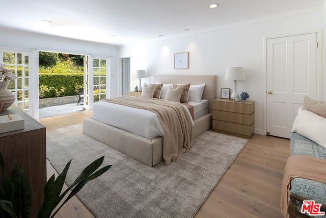 1134 San Ysidro Drive, Beverly Hills, CA 90210