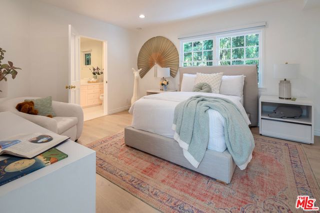 1134 San Ysidro Drive, Beverly Hills, CA 90210