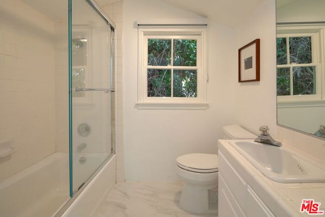 1134 San Ysidro Drive, Beverly Hills, CA 90210