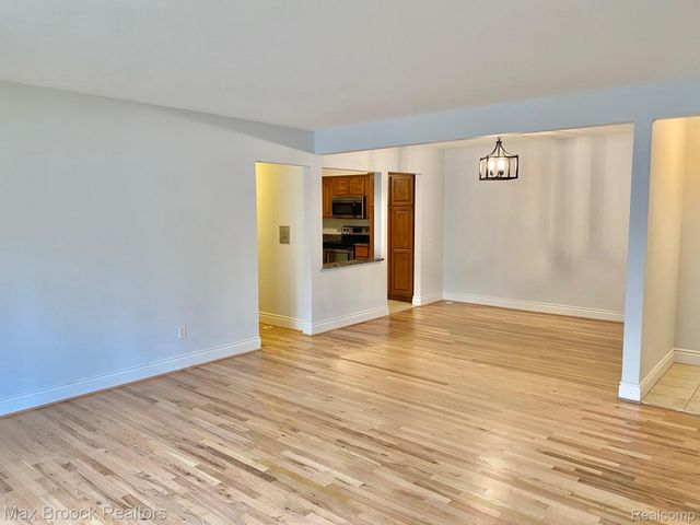 1115 N Old Woodward Avenue 61, Birmingham, MI 48009