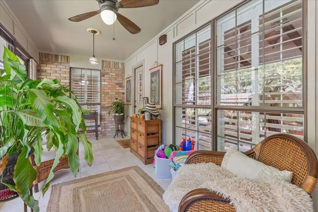 9914 Ramblewood Drive, Woodway, TX 76712