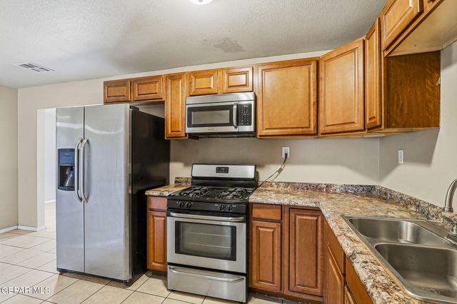 10310 KELLOGG Street, El Paso, TX 79924