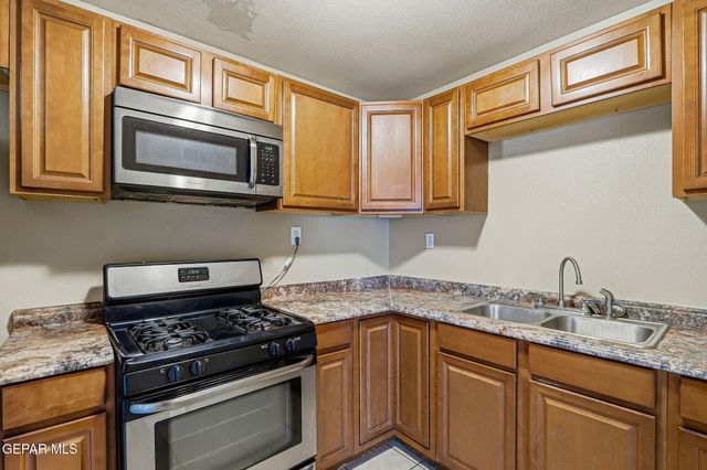 10310 KELLOGG Street, El Paso, TX 79924