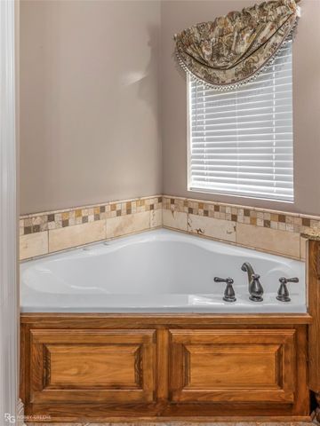 110 St Andrews Lane, Benton, LA 71006