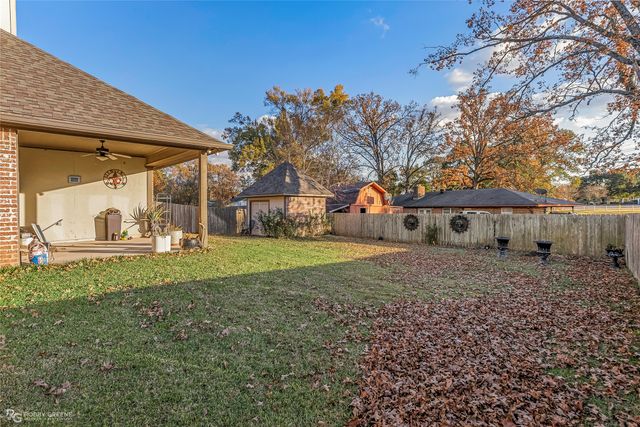 110 St Andrews Lane, Benton, LA 71006