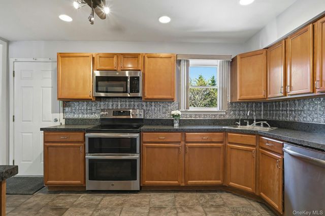 1072 Connetquot Avenue, Central Islip, NY 11722