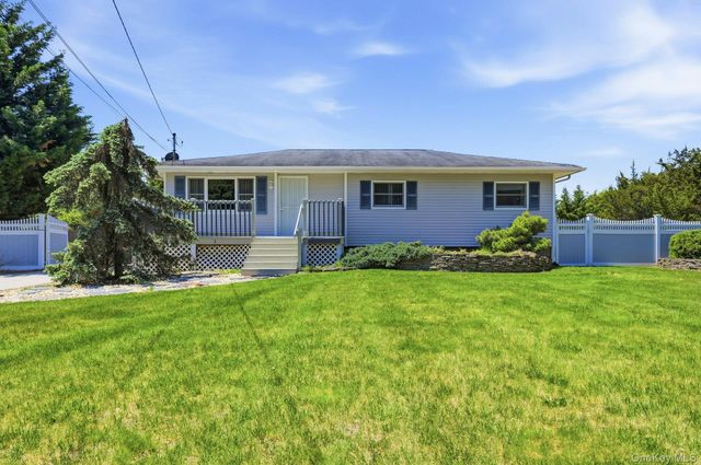 1072 Connetquot Avenue, Central Islip, NY 11722