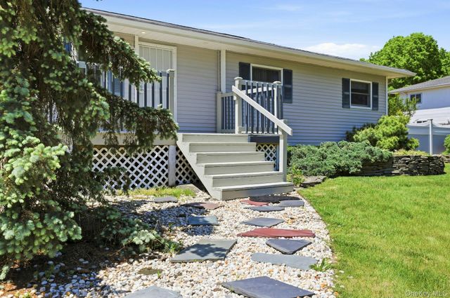 1072 Connetquot Avenue, Central Islip, NY 11722