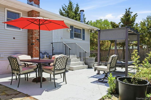 1072 Connetquot Avenue, Central Islip, NY 11722