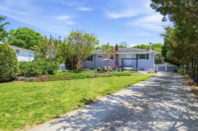1072 Connetquot Avenue, Central Islip, NY 11722