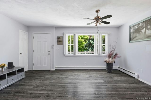 1072 Connetquot Avenue, Central Islip, NY 11722