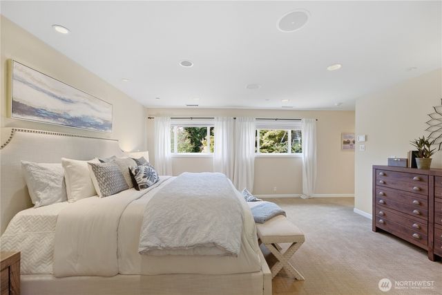 6550 125th Avenue NE, Kirkland, WA 98033
