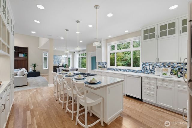 6550 125th Avenue NE, Kirkland, WA 98033