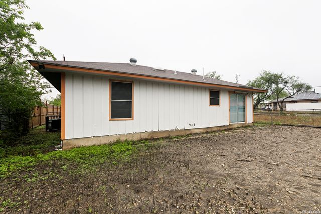 122 Surrels, San Antonio, TX 78228