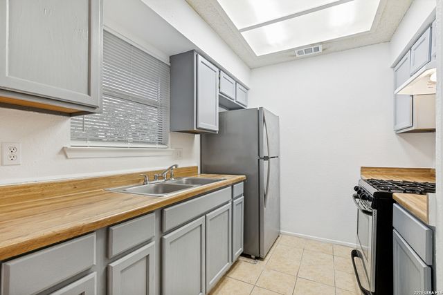 122 Surrels, San Antonio, TX 78228