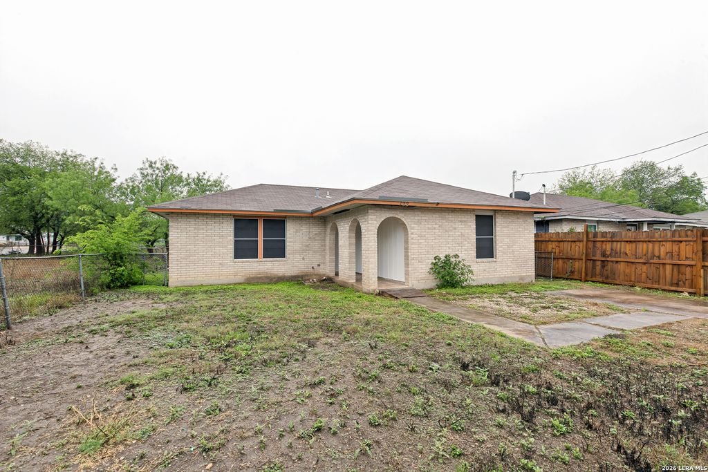122 Surrels, San Antonio, TX 78228