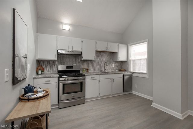 3125 W 70th Street, Cleveland, OH 44102