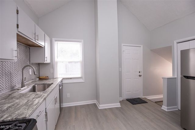 3125 W 70th Street, Cleveland, OH 44102