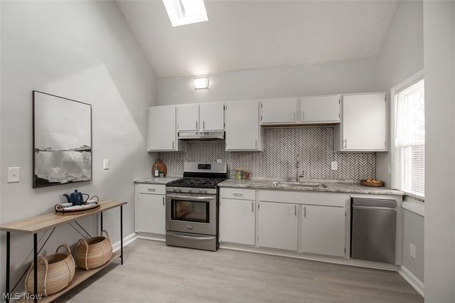 3125 W 70th Street, Cleveland, OH 44102
