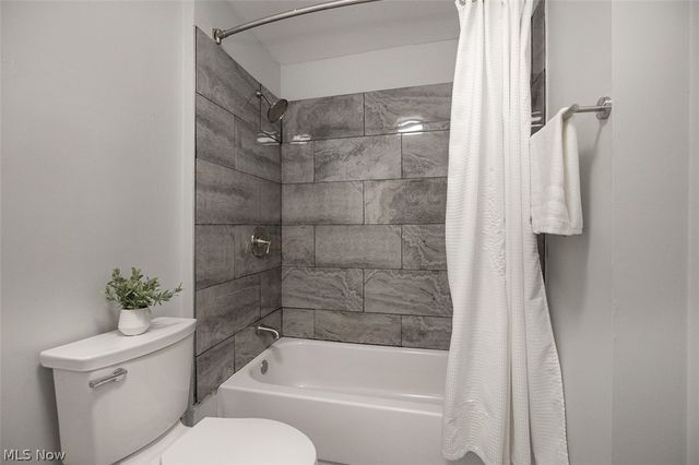 3125 W 70th Street, Cleveland, OH 44102