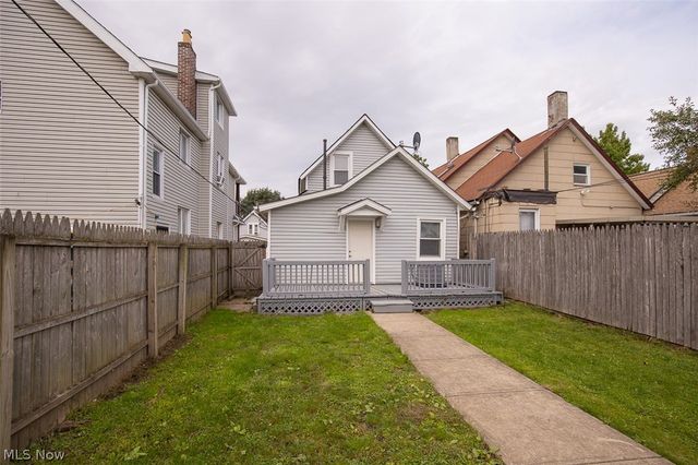 3125 W 70th Street, Cleveland, OH 44102