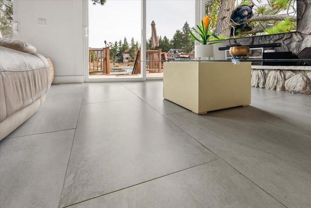 39820 Lakeview Drive, Big Bear, CA 92315