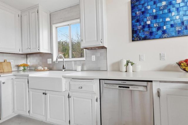 39820 Lakeview Drive, Big Bear, CA 92315