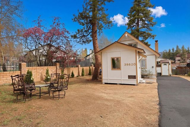 39820 Lakeview Drive, Big Bear, CA 92315