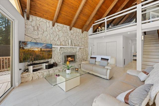 39820 Lakeview Drive, Big Bear, CA 92315