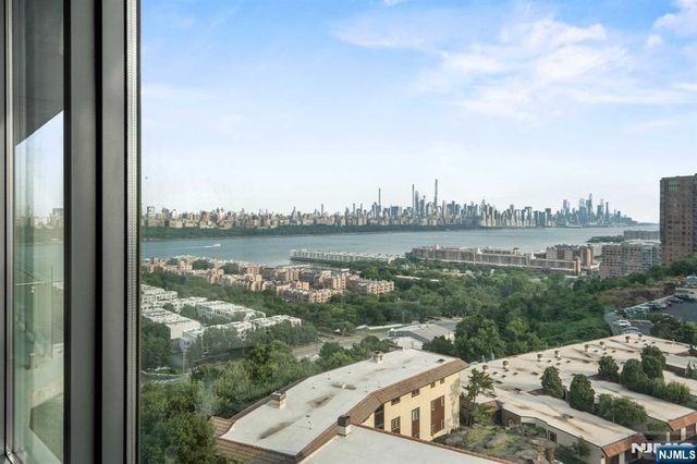 320 Adolphus Avenue 1003, Cliffside Park, NJ 07010