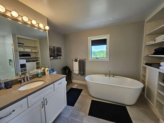 179 Hillwinds North, Brattleboro, VT 05301