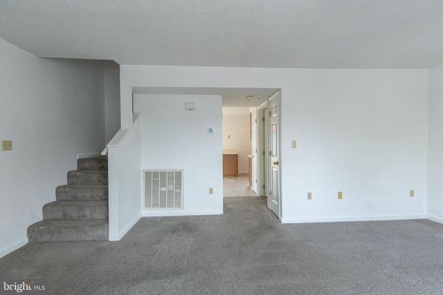 160 STADIUM CIR, Inwood, WV 25428