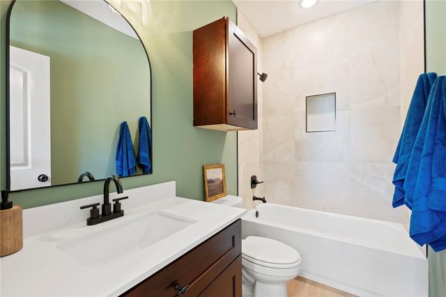 100 33rd W, Bryan, TX 77803