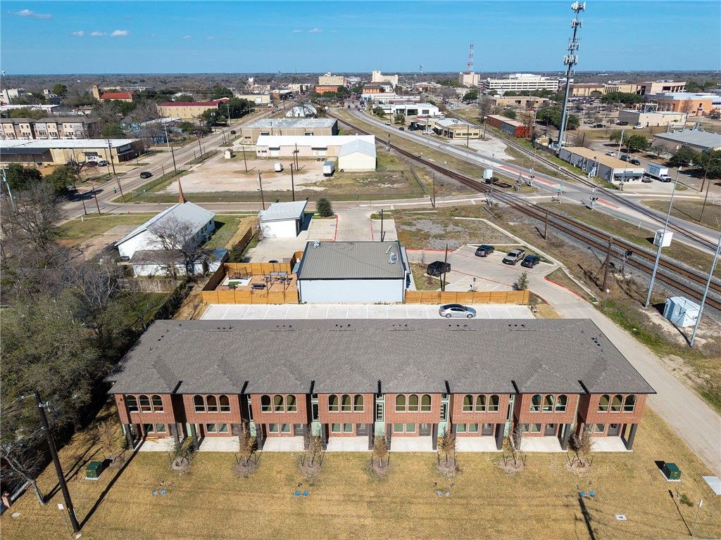100 33rd W, Bryan, TX 77803 — photo 2